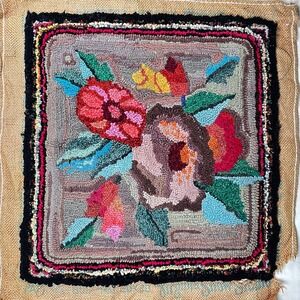 Vintage Snow Studio #6017 Rug Hooking Floral 16x16 Unfinished Edges Flowers
